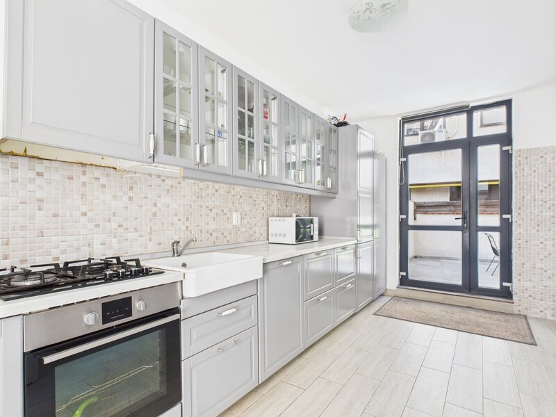 Pajura- Damaroia,  Ap de lux 3 camere, bloc boutique, terasa generoasa 63mp